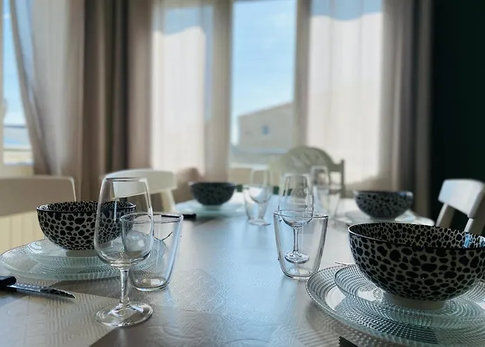 Le Carlotta Le Crotoy